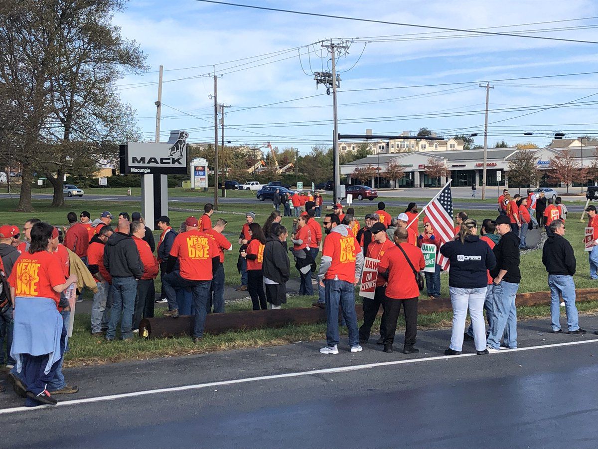 People on the picket line